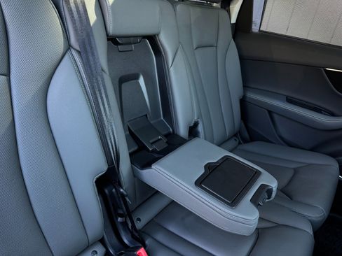 Used 2025 Audi Q7 3.0T Premium Plus image 40