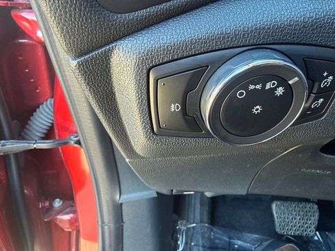 Used 2018 Ford EcoSport SE w/ SE Convenience Package image 20