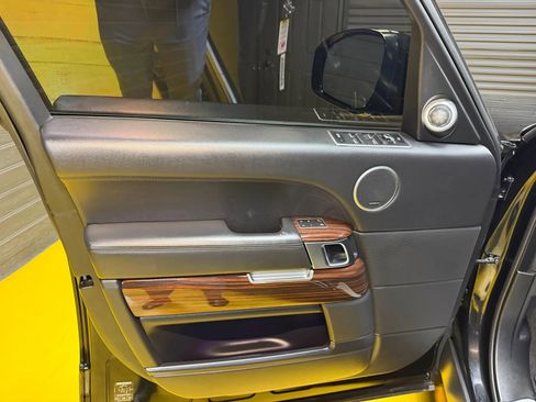 Used 2014 Land Rover Range Rover HSE image 19