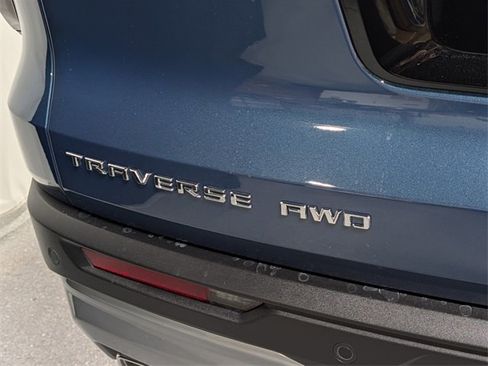 New 2026 Chevrolet Traverse LT w/ Sun and Wheel Package image 5