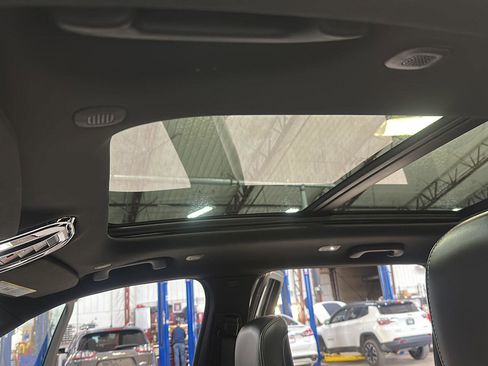 Used 2023 Jeep Grand Cherokee Overland image 27