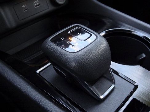 Used 2022 Nissan Rogue SV image 26