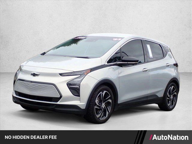 Used 2023 Chevrolet Bolt LT w/ Infotainment Package FWD image 1