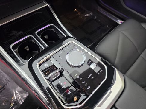 Certified 2025 BMW 740i RWD image 24