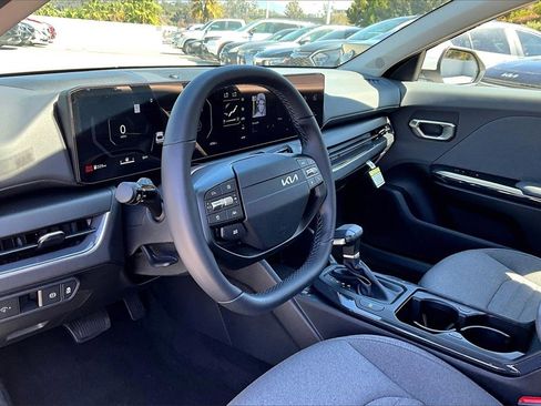 Certified 2025 Kia K4 EX image 9