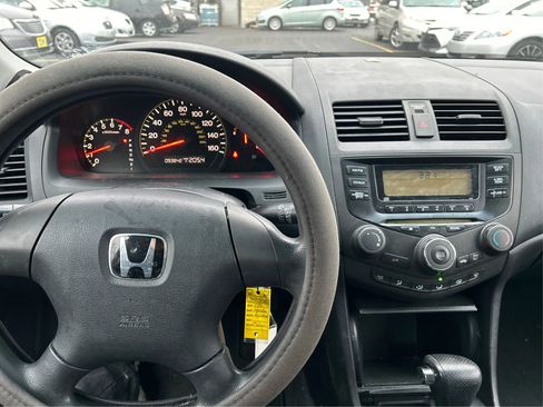 Used 2005 Honda Accord DX image 14