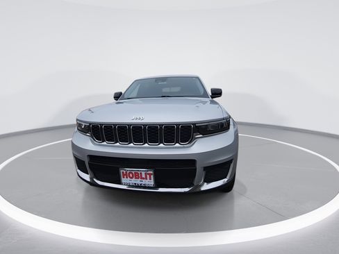 Certified 2023 Jeep Grand Cherokee L Laredo image 3