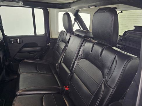 Used 2023 Jeep Wrangler Unlimited Sahara w/ Cold Weather Group AWD/4WD image 17
