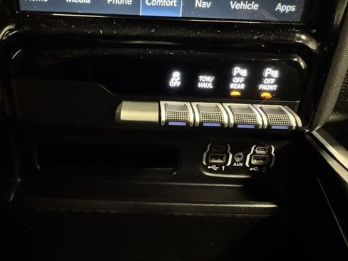 Used 2022 RAM 1500 Big Horn image 25