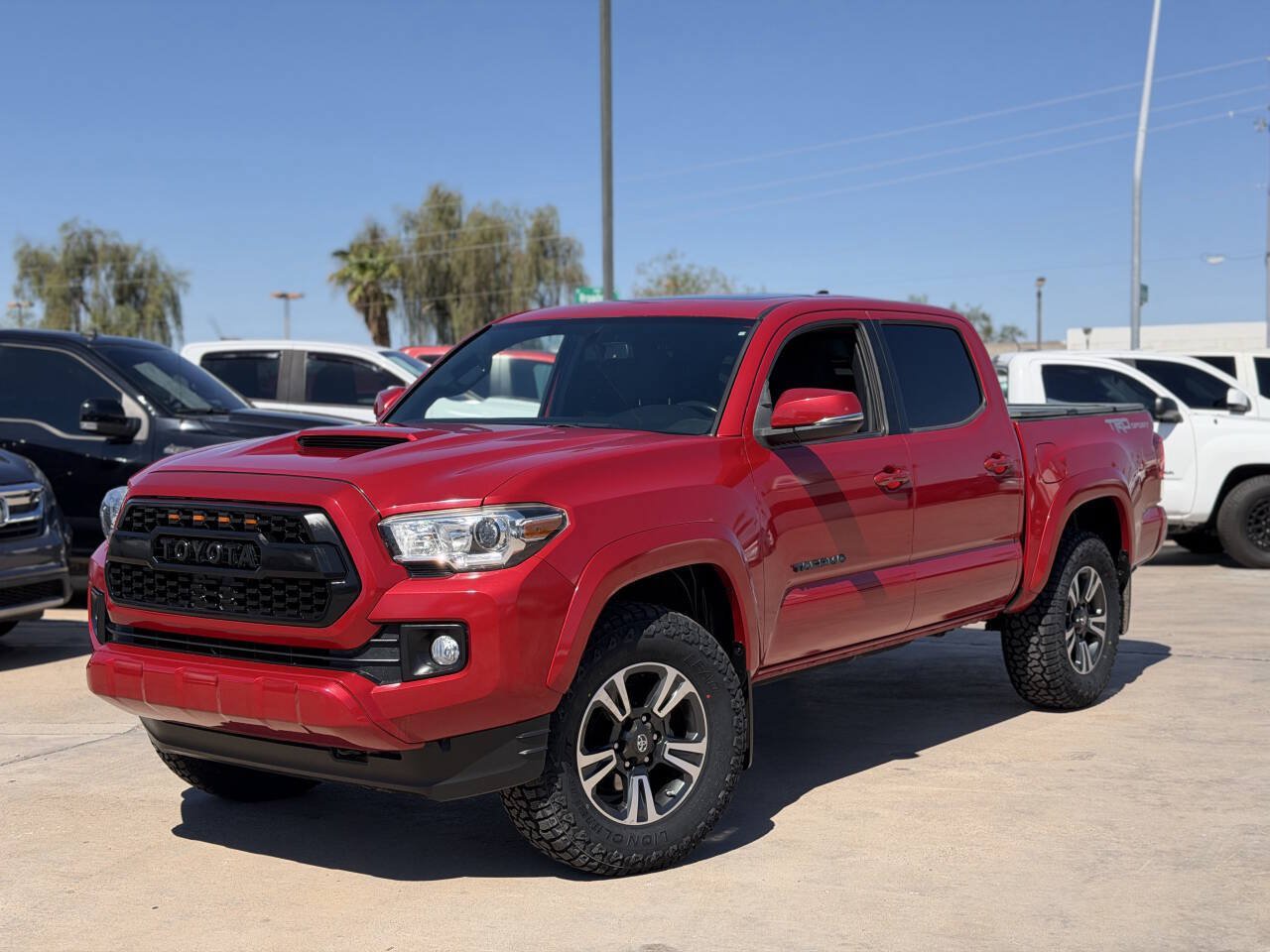 Used 2017 Toyota Tacoma TRD Sport w/ Premium & Technology Package RWD image 1