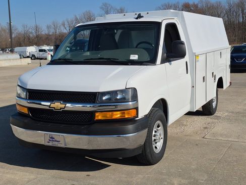 New 2025 Chevrolet Express 3500 Work Van w/ Power Convenience Package image 3