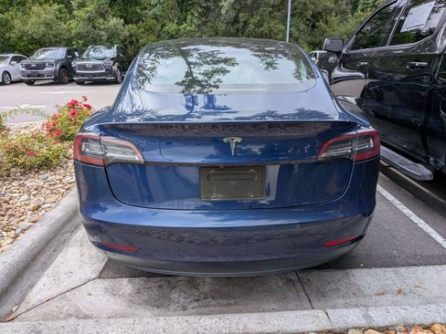 Used 2020 Tesla Model 3 Standard Range RWD image 3
