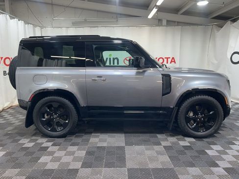 Used 2022 Land Rover Defender 90 X-Dynamic SE image 9
