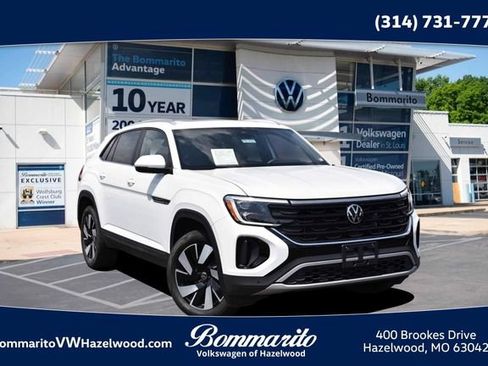 Used 2025 Volkswagen Atlas Cross Sport SE w/ Panoramic Sunroof Package FWD image 1