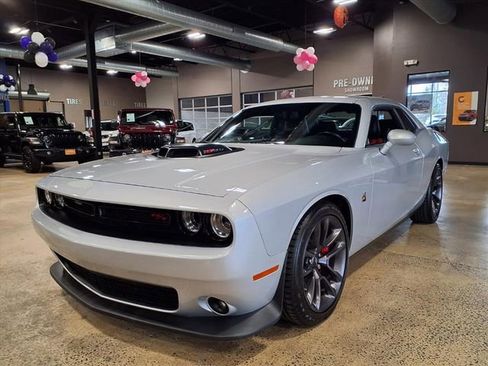 Used 2022 Dodge Challenger R/T Scat Pack w/ Shaker Package image 4