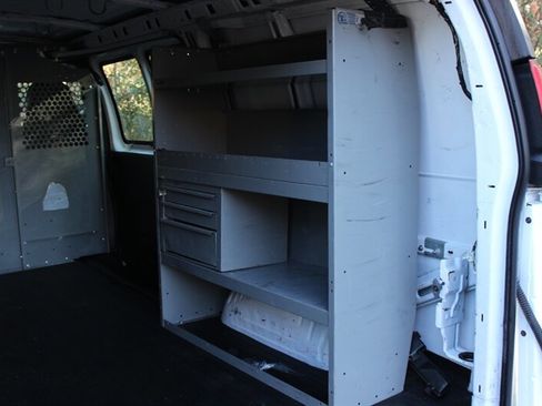 Used 2007 Chevrolet Express 1500 AWD image 13