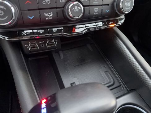 Used 2024 Dodge Durango GT AWD/4WD image 23