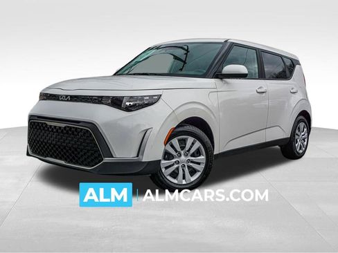 Used 2025 Kia Soul LX image 1