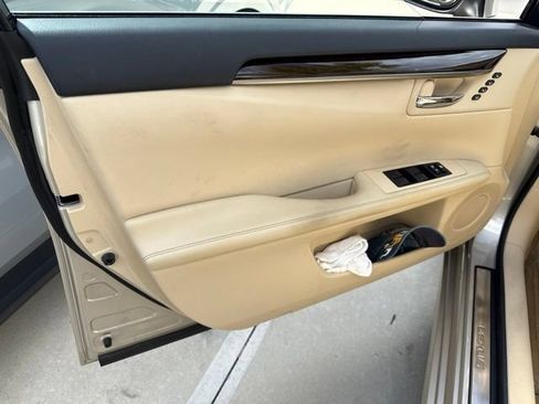 Used 2014 Lexus ES 350 w/ Premium Package FWD image 6