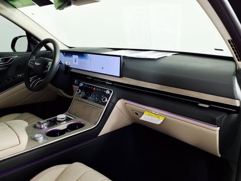 Certified 2025 Genesis GV80 2.5T Select image 9