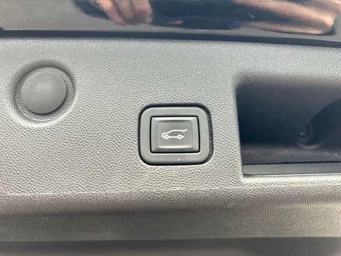 Used 2023 Chevrolet Equinox Premier w/ LPO, Cargo Package image 27