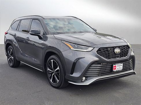 Used 2021 Toyota Highlander XSE image 7