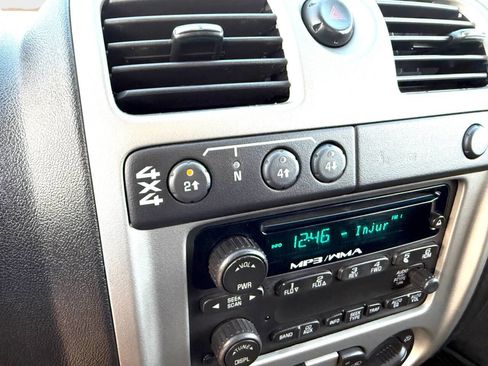 Used 2010 Chevrolet Colorado LT image 13