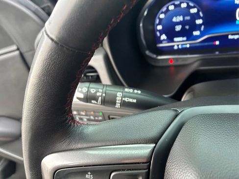 Used 2022 Chevrolet Suburban RST w/ Luxury Package image 15