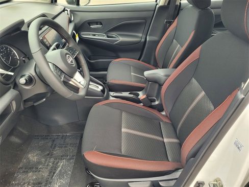New 2025 Nissan Versa SR w/ Trunk Package image 8