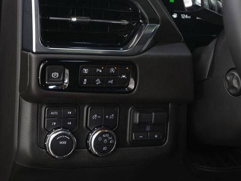 Used 2025 GMC Yukon Denali w/ Denali Reserve Package image 26