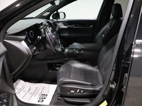 Used 2021 Cadillac XT6 Premium Luxury image 11