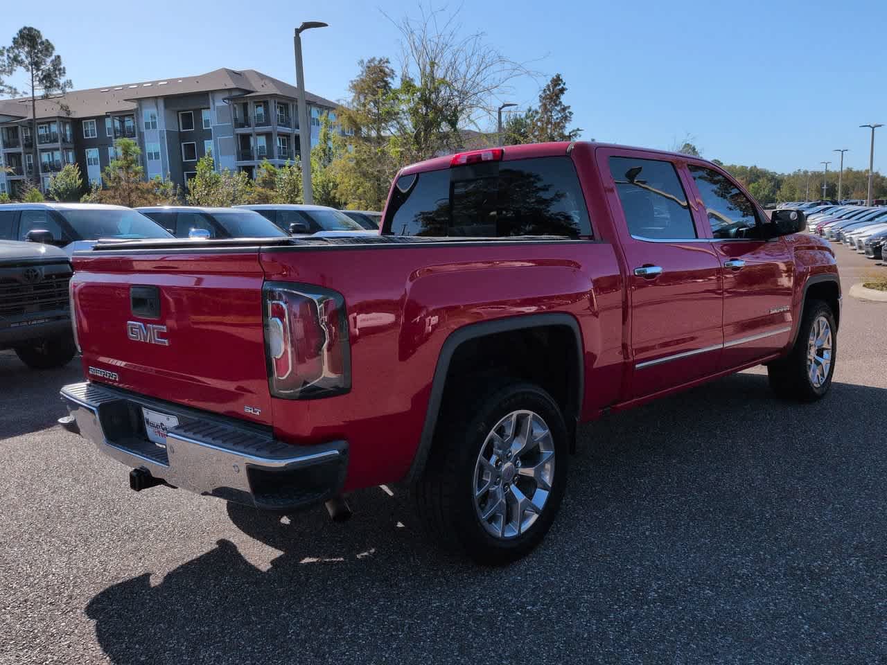 Used 2017 GMC Sierra 1500 SLT w/ SLT Premium Package AWD/4WD image 6