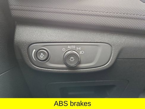 Used 2025 Chevrolet TrailBlazer LT AWD/4WD image 27