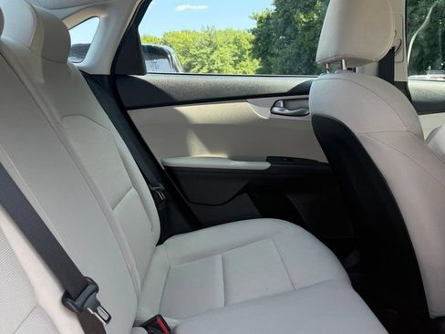 Used 2023 Kia Forte LXS FWD image 10