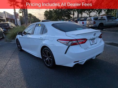 Certified 2018 Toyota Camry SE FWD image 7