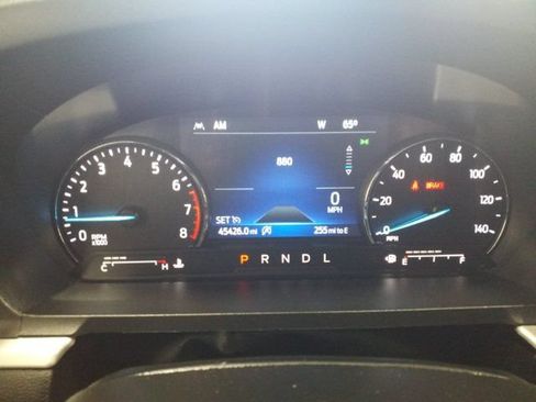 Used 2023 Ford Explorer XLT w/ Equipment Group 202A AWD/4WD image 9