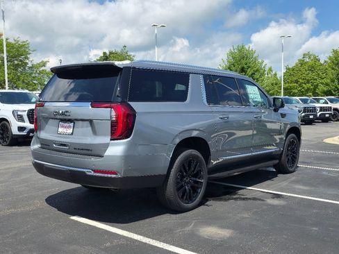 New 2026 GMC Yukon XL Elevation w/ Elevation Premium Package AWD/4WD image 7