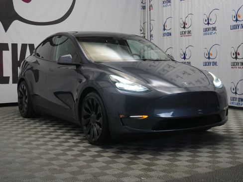 Used 2023 Tesla Model Y Long Range image 3