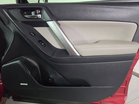 Used 2016 Subaru Forester 2.5i Touring w/ Popular Package #2 AWD/4WD image 19