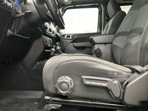 Used 2021 Jeep Gladiator Sport AWD/4WD image 18