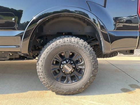 Used 2021 Ford F350 Platinum w/ Tremor Off-Road Package image 6