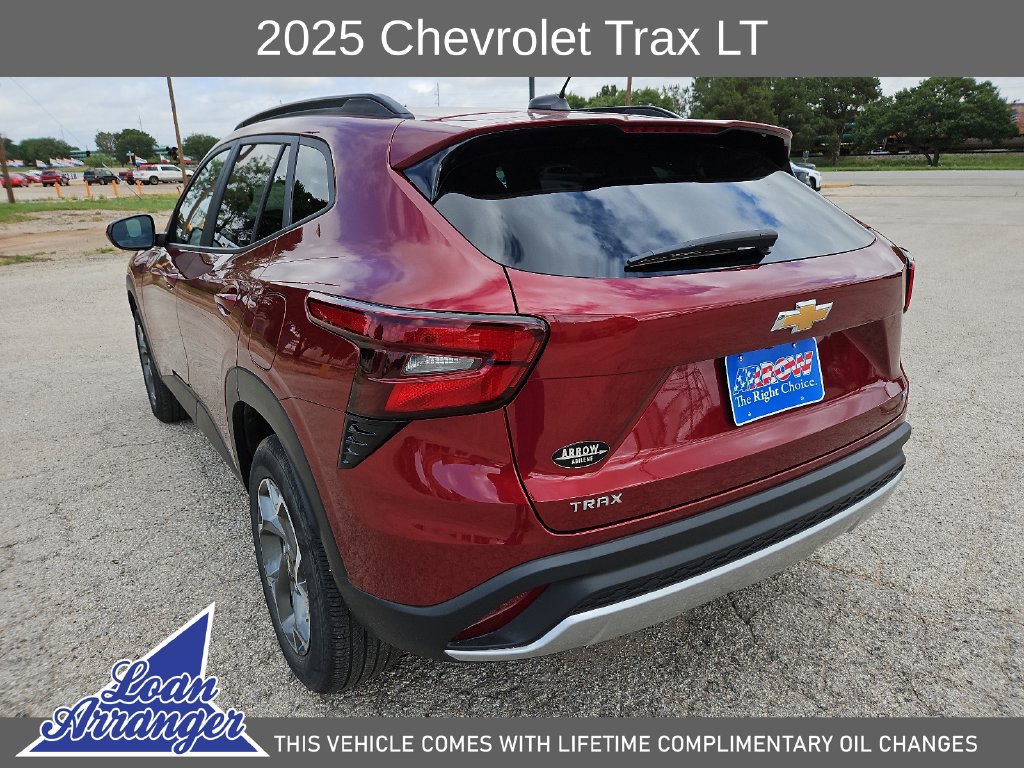 Used 2025 Chevrolet Trax LT FWD image 9