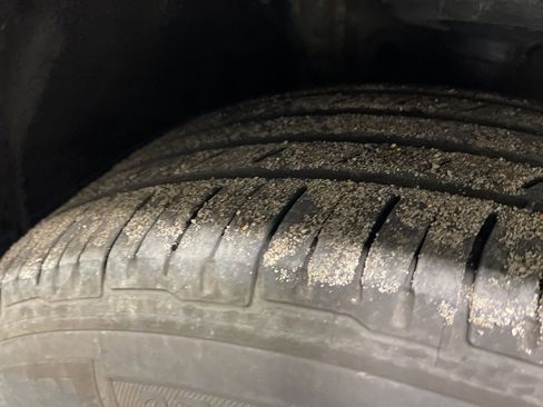 Used 2024 Toyota Highlander XLE image 36