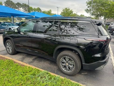 Used 2024 Chevrolet Traverse LT AWD/4WD image 7