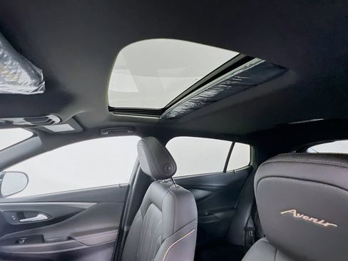 New 2025 Buick Envista Avenir image 17