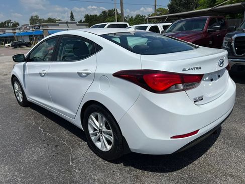 Used 2015 Hyundai Elantra SE w/ Option Group 03 FWD image 7