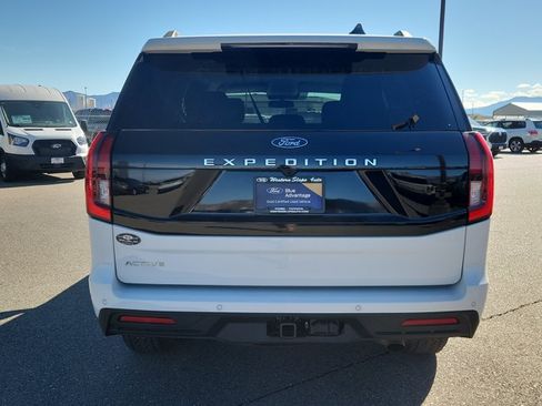Certified 2025 Ford Expedition Active AWD/4WD image 4