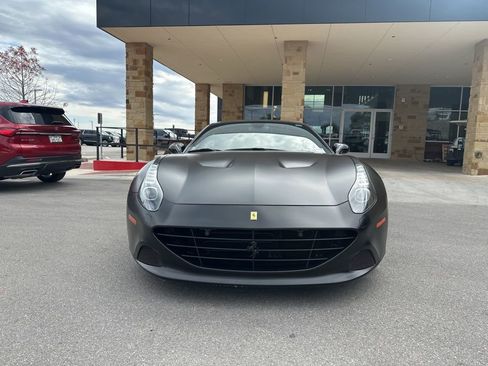 Used 2015 Ferrari California T image 2