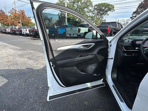 Certified 2025 Buick Envision Avenir image 12
