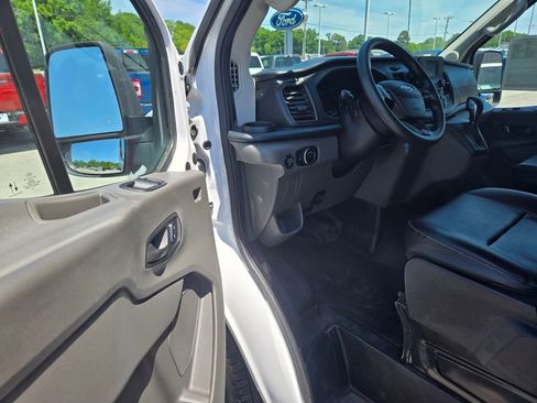 Used 2023 Ford Transit 350 DRW RWD image 6